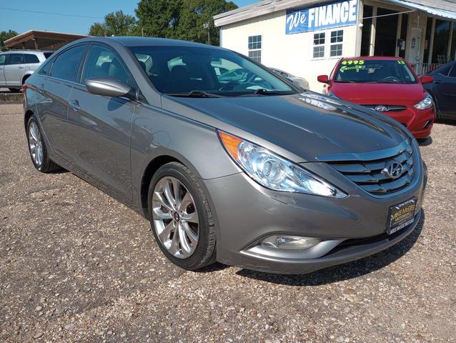 Photo of 2013 Harbor Gray Metallic Hyundai SONATA