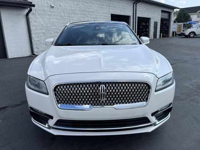 Photo of 2017 White Platinum Tri-Coat Lincoln Continental