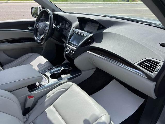 Photo of 2017 Lunar Silver Metallic Acura MDX