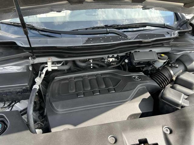 Photo of 2017 Lunar Silver Metallic Acura MDX