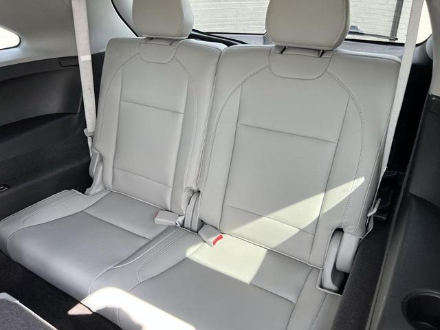 Photo of 2017 Lunar Silver Metallic Acura MDX