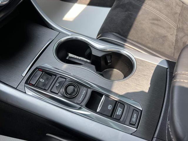 Photo of 2019 Crystal Black Pearl Acura TLX