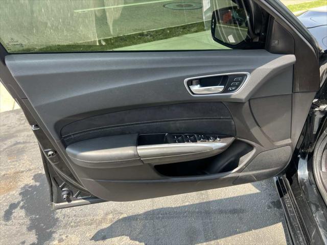 Photo of 2019 Crystal Black Pearl Acura TLX
