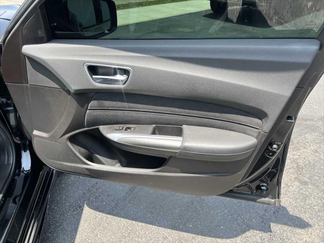 Photo of 2019 Crystal Black Pearl Acura TLX