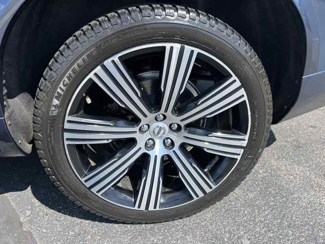 Photo of 2020 Denim Blue Metallic Volvo XC90