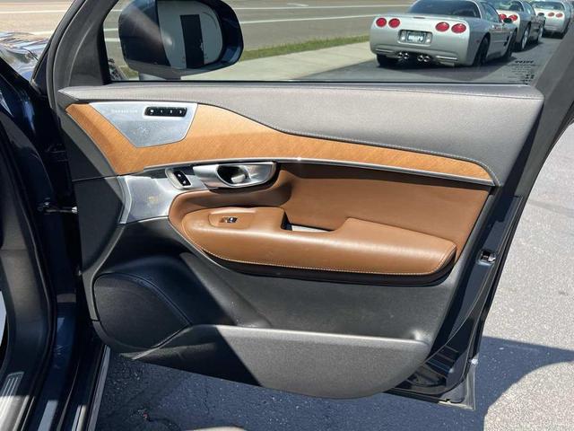 Photo of 2020 Denim Blue Metallic Volvo XC90