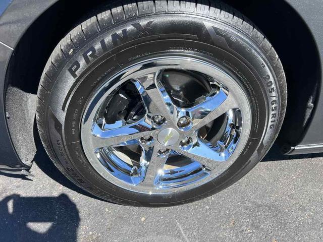 Photo of 2018 Nightfall Gray Metallic Chevrolet Malibu