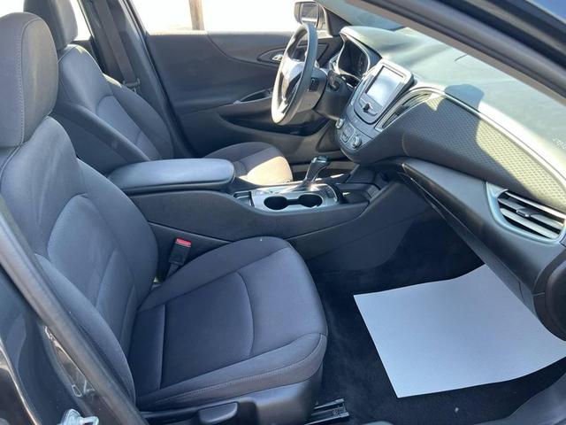 Photo of 2018 Nightfall Gray Metallic Chevrolet Malibu