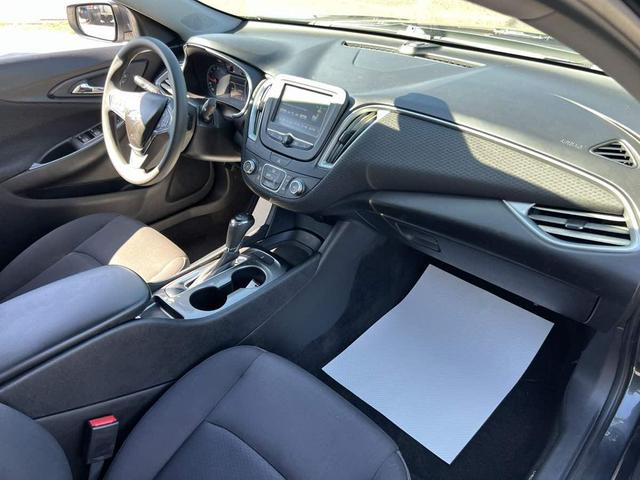 Photo of 2018 Nightfall Gray Metallic Chevrolet Malibu