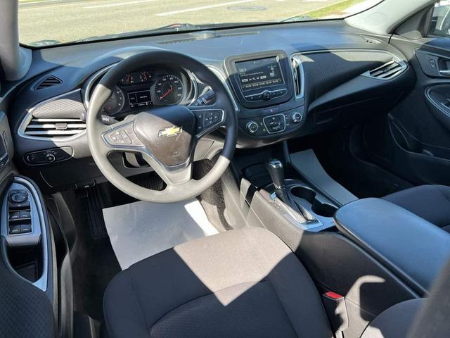 Photo of 2018 Nightfall Gray Metallic Chevrolet Malibu