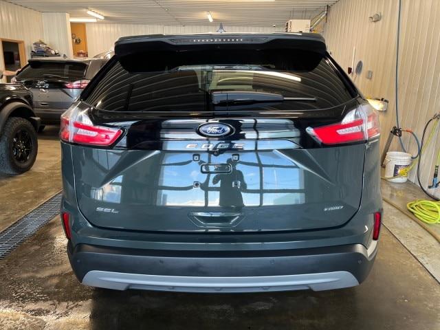 Photo of 2022 FORGED GREEN Ford Edge