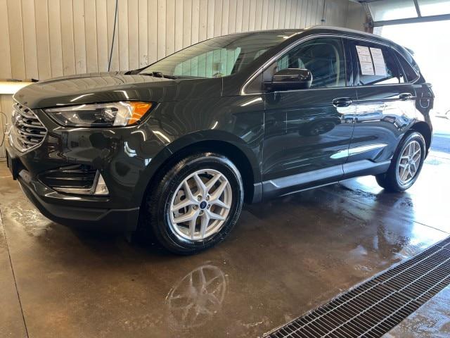 Photo of 2022 FORGED GREEN Ford Edge