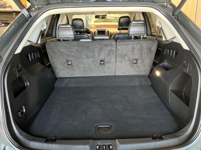 Photo of 2022 FORGED GREEN Ford Edge