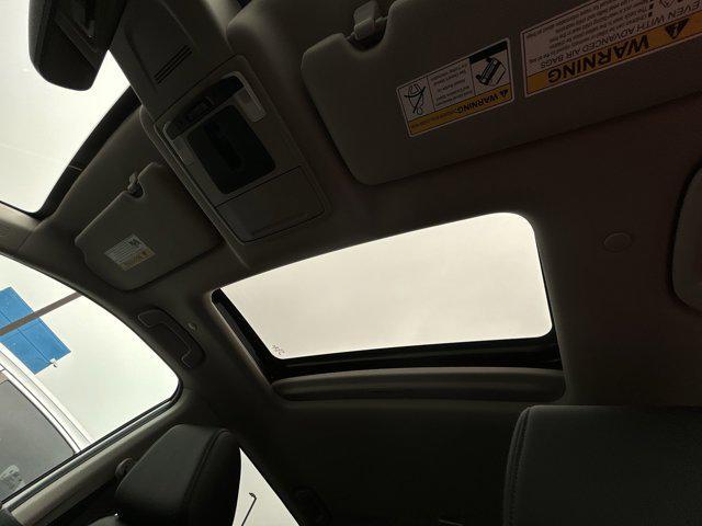 Photo of 2026 Platinum White Pearl Honda CR-V