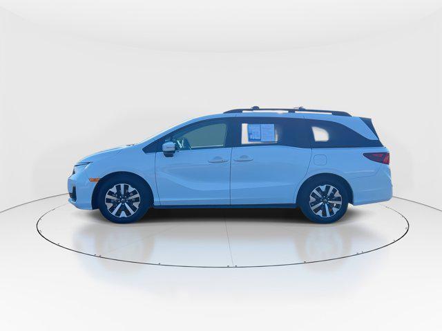 Photo of 2025 Platinum White Honda Odyssey