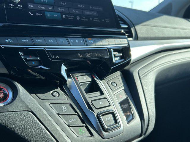 Photo of 2025 Platinum White Honda Odyssey