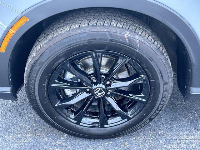 Photo of 2025 Urban Gray Pearl Honda CR-V Hybrid