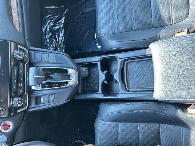 Photo of 2017 White Diamond Pearl Honda CR-V