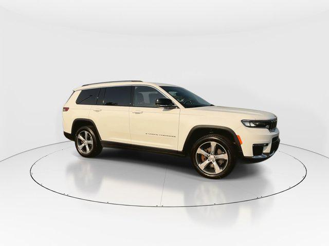 Photo of 2021 Bright White Clearcoat Jeep Grand Cherokee L