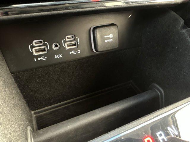 Photo of 2021 Bright White Clearcoat Jeep Grand Cherokee L