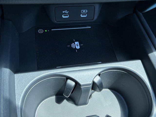 Photo of 2026 Platinum White Pearl Honda HR-V