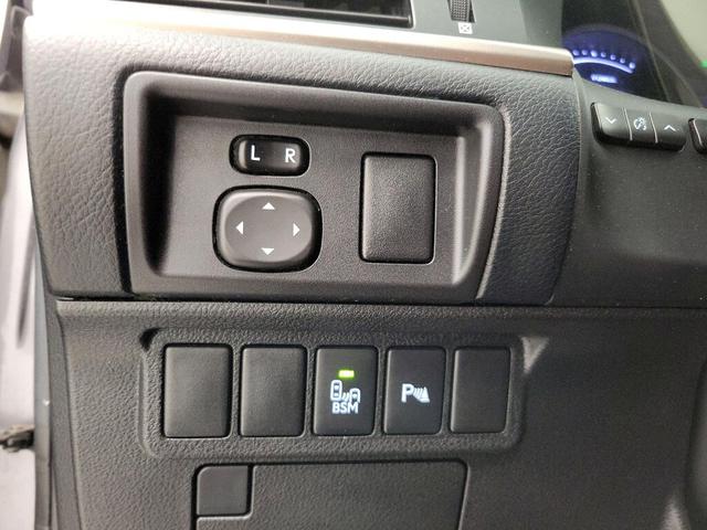 Photo of 2015 Gray Lexus ES 300h