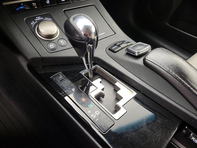 Photo of 2015 Gray Lexus ES 300h
