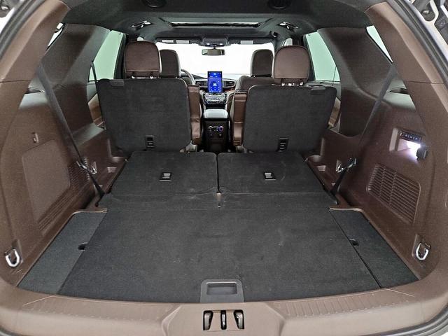 Photo of 2023 White Ford Explorer