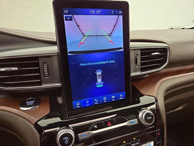 Photo of 2023 White Ford Explorer