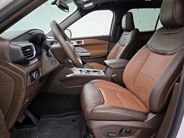 Photo of 2023 White Ford Explorer
