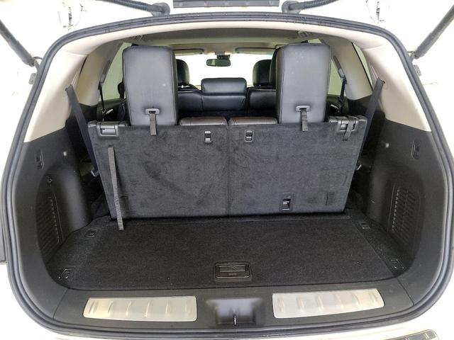 Photo of 2014 White INFINITI QX60