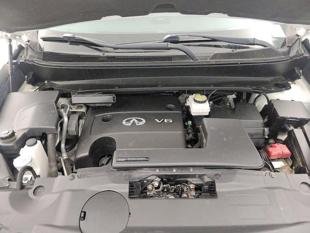 Photo of 2014 White INFINITI QX60