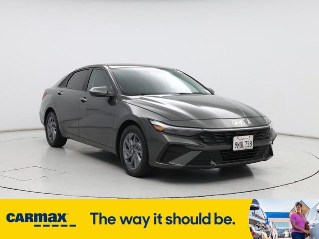 2024 Hyundai Elantra Hev