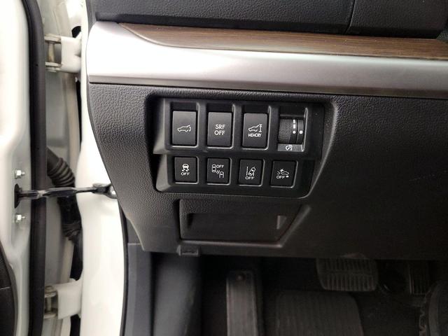 Photo of 2017 White Subaru Outback