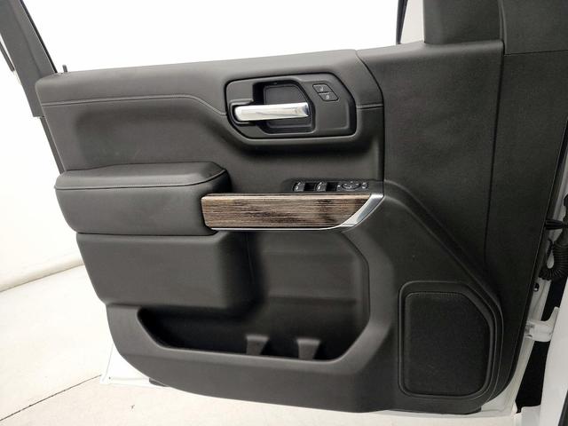 Photo of 2022 White GMC Sierra 1500 Limited