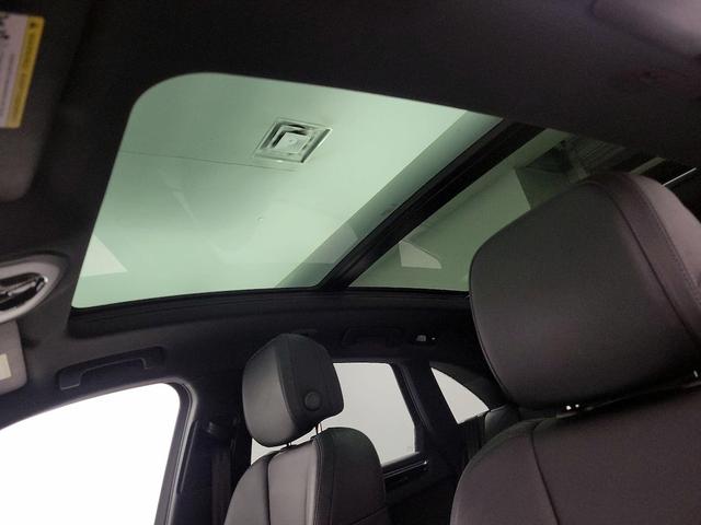 Photo of 2022 Blue Porsche Macan