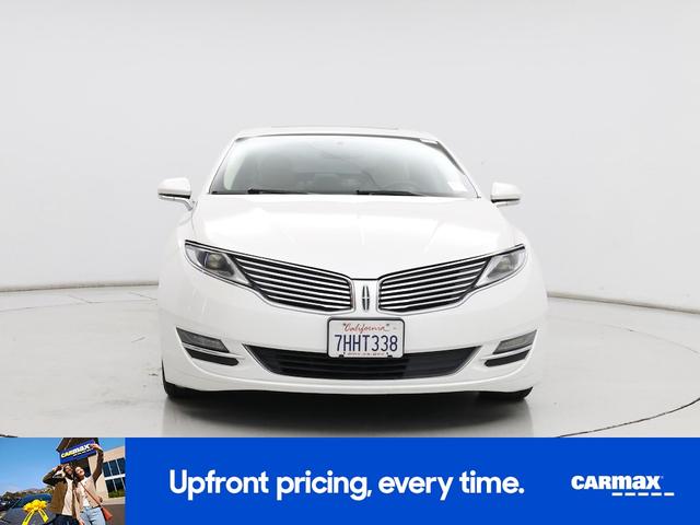Photo of 2015 White Lincoln MKZ