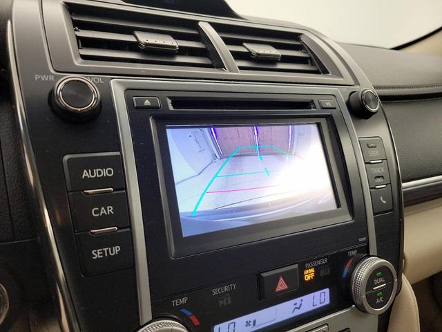 Photo of 2014 Gray Toyota Camry Hybrid