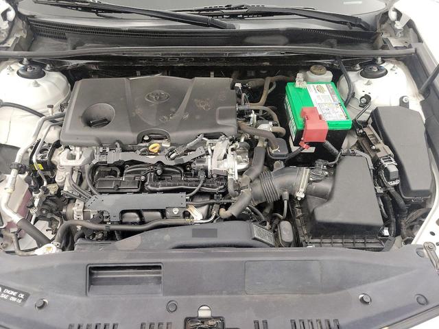 Photo of 2019 White Toyota Camry