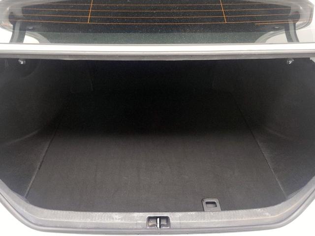 Photo of 2019 White Toyota Camry