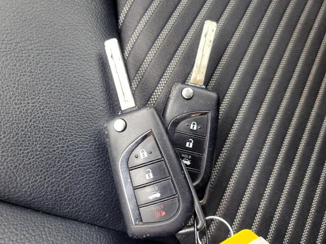 Photo of 2019 White Toyota Camry