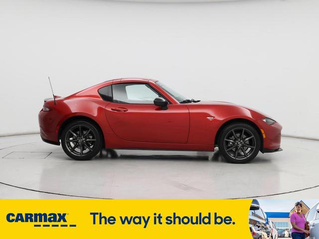 Photo of 2017 Red Mazda MX-5 Miata