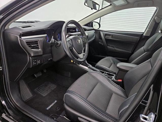 Photo of 2016 Black Toyota Corolla