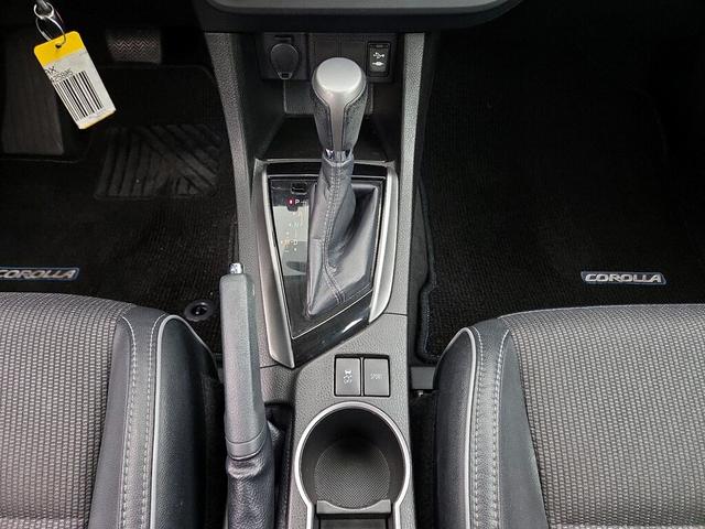 Photo of 2016 Black Toyota Corolla