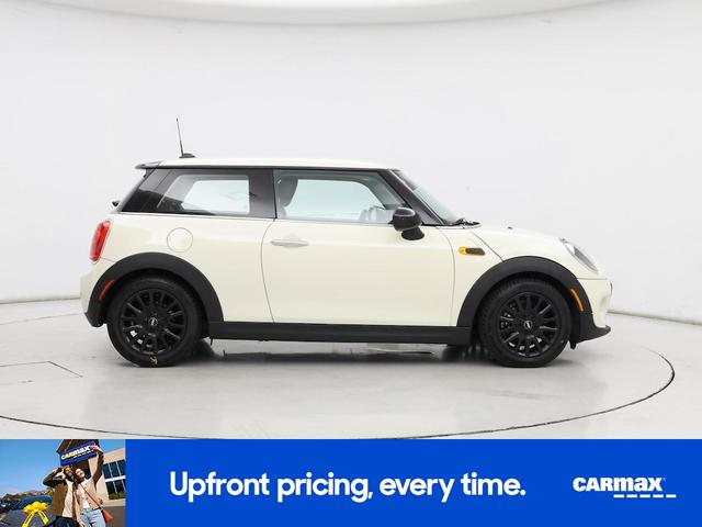 Photo of 2015 White MINI Hardtop