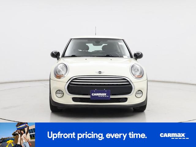 Photo of 2015 White MINI Hardtop