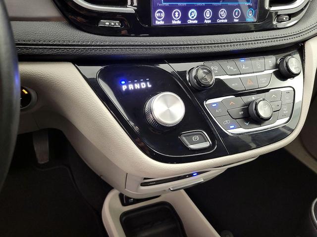 Photo of 2018 Burgundy Chrysler Pacifica