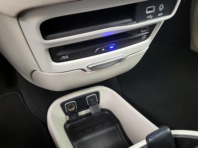 Photo of 2018 Burgundy Chrysler Pacifica