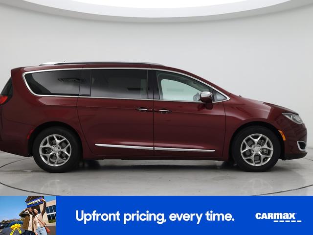 Photo of 2018 Burgundy Chrysler Pacifica