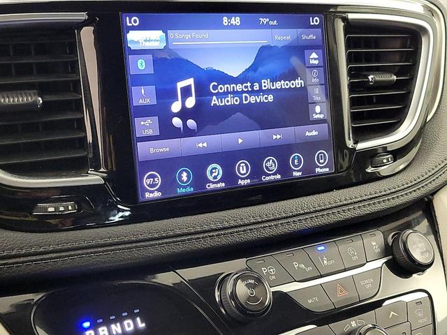 Photo of 2018 Burgundy Chrysler Pacifica